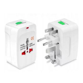 Univerzális utazási adapter áramátalakító