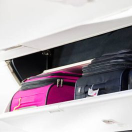 Wizzair 55x40x23 puhafalú kabinbőrönd