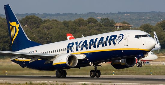 Ryanair légitársaság poggyász méretek: 40x20x25 és 55x40x20