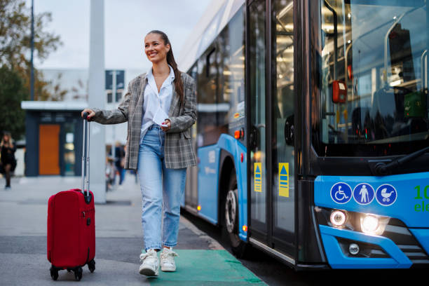 Bőrönddel a buszon